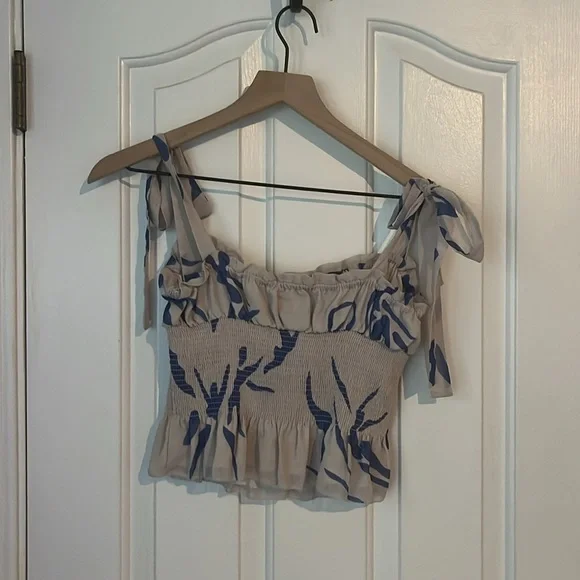 Aritzia X Wilfred | Ballad Camisole Top Smocked Printed Chiffon‎ Tie Shoulder XS - Picture 5 of 6